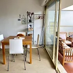Studio cosy, calme et lumineux à 500m des plages